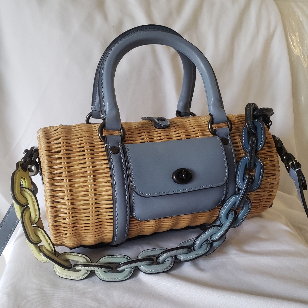 Coach Barrel Bag !!!